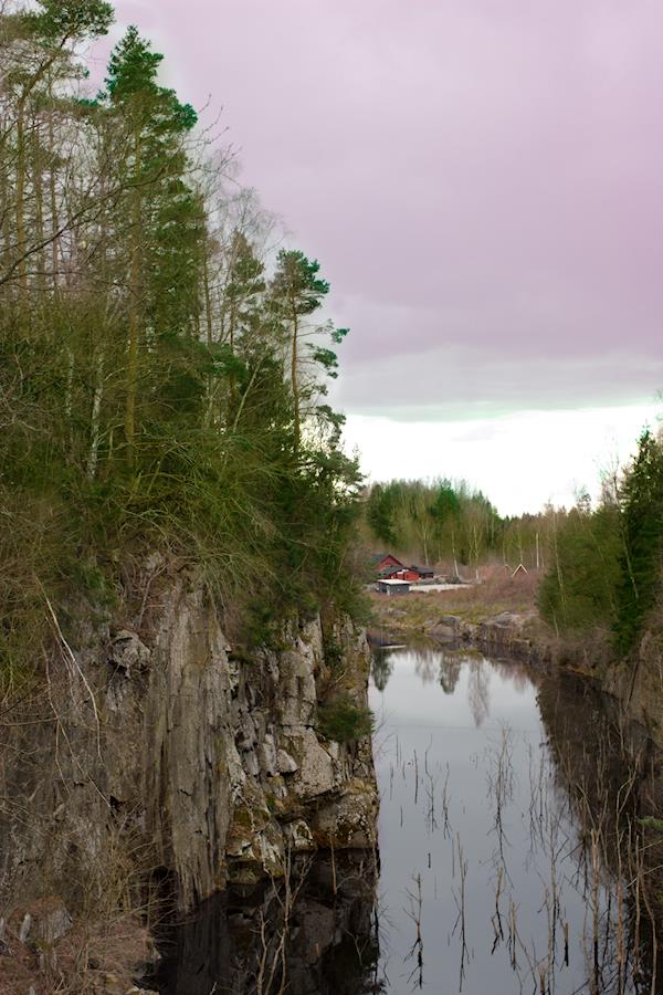 View over Svarta Bergen quarry, Hägghult